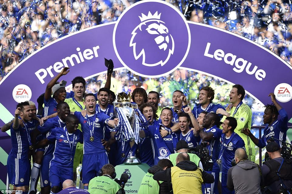 EPL: Chelsea's trophy celebrations 409F26DB00000578 4527626 image a 78 1495383874112